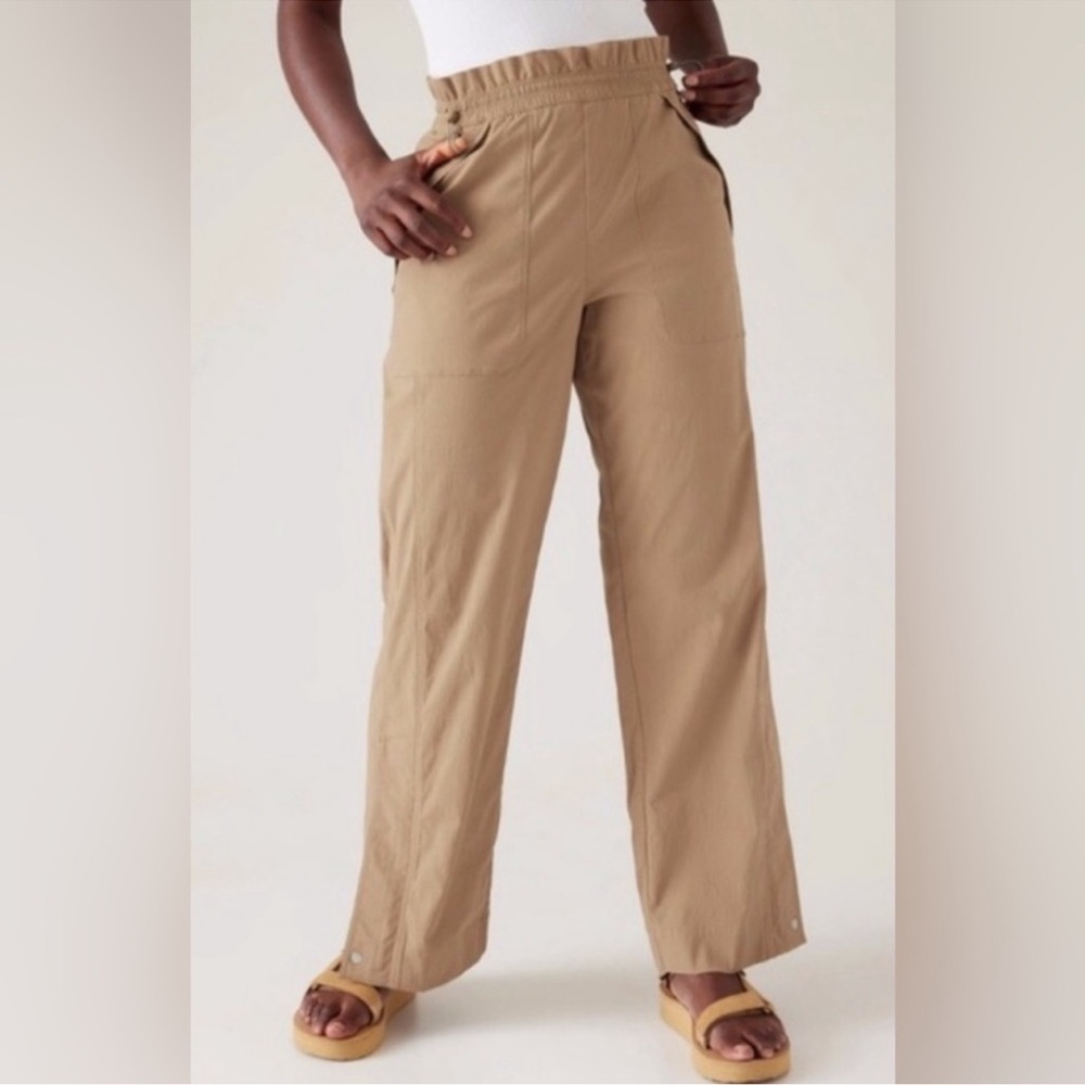 Athleta Trekkie Parachute Pants 8 Petite Tan Khaki Wide Leg Outdoor Hiking